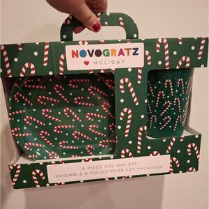 Novogratz Home Set of 4 Christmas Plates & Cups BRAND NEW!